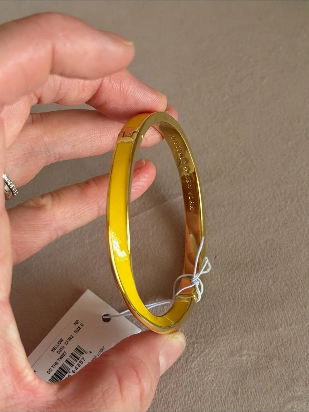 NWT Kate Spade New York “Do the Twist” Enamel Hinged Bangle Bracelet